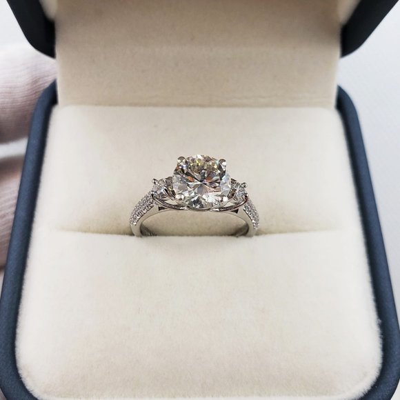 2 Carats Moissanite Engagement Ring with 925 Sterling Silver Band - Picture 1 of 9
